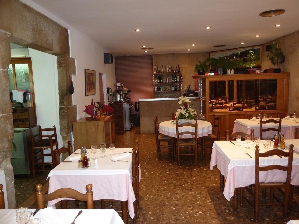 ホテルRestaurant Fonda Giralt Amer エクステリア 写真
