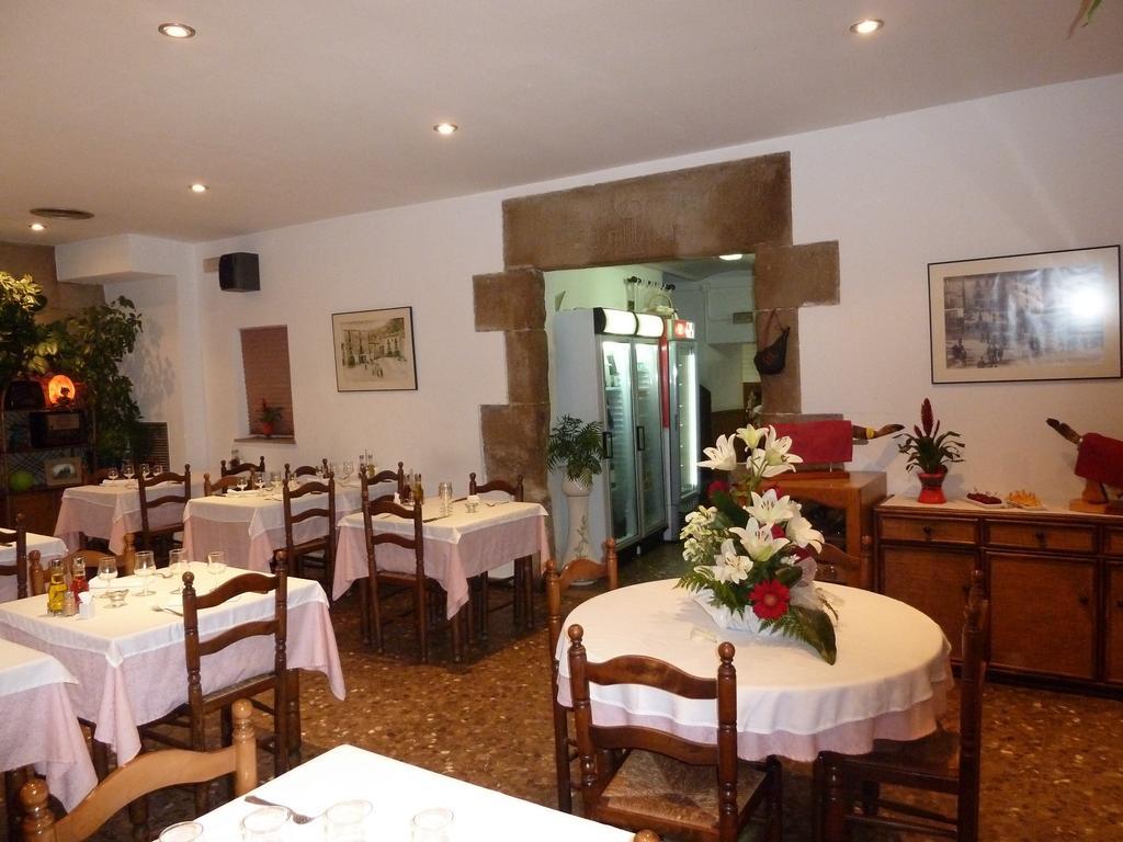 ホテルRestaurant Fonda Giralt Amer エクステリア 写真