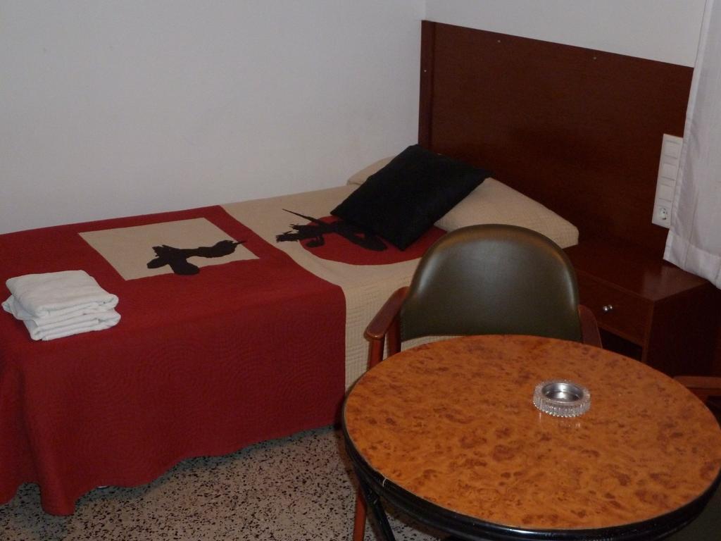 ホテルRestaurant Fonda Giralt Amer 部屋 写真